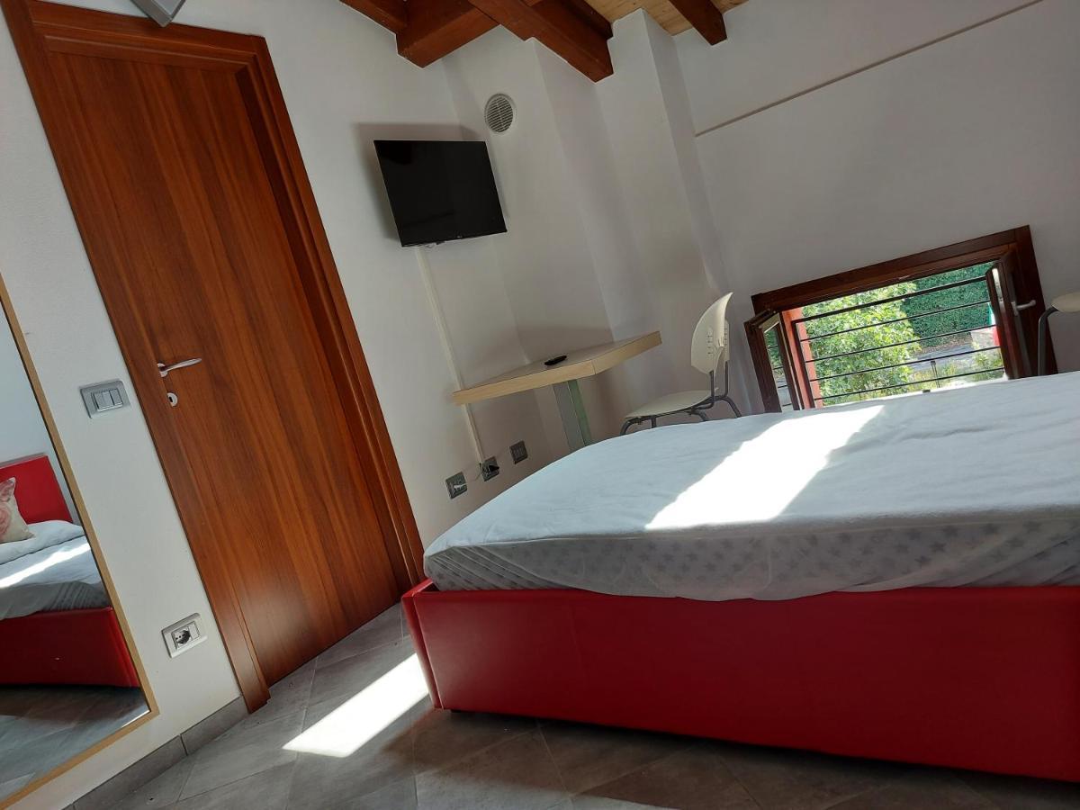 Agriturismo Azienda Agricola Ferrari M.Rita Pozza Dış mekan fotoğraf